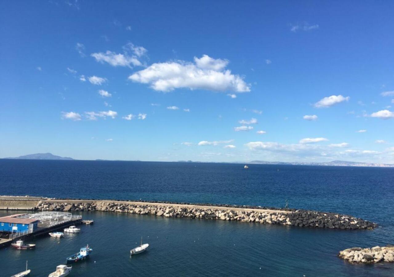 Relais Del Mare Con Terrazza Fronte Mare Free Parking Lägenhet Massa Lubrense Exteriör bild