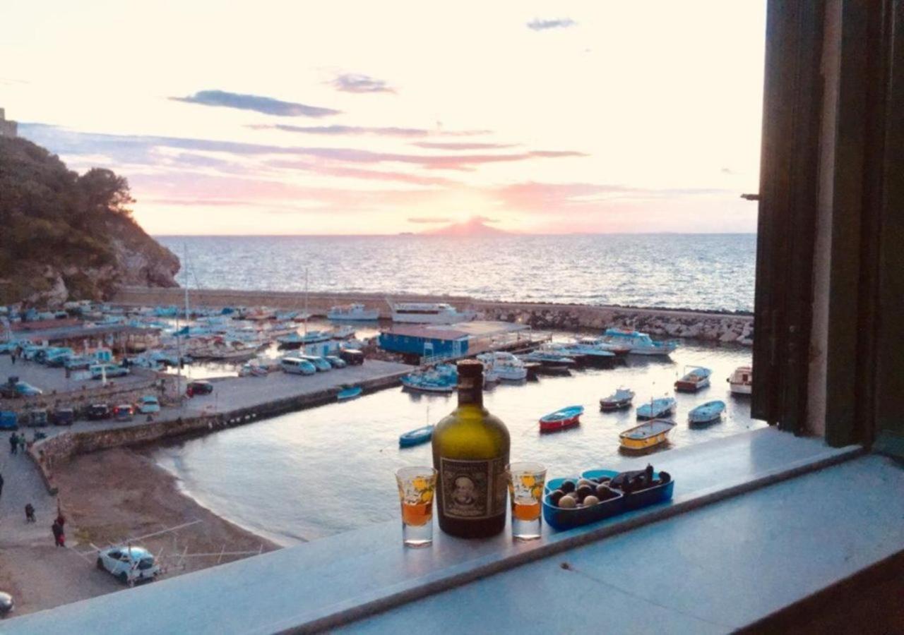 Relais Del Mare Con Terrazza Fronte Mare Free Parking Lägenhet Massa Lubrense Exteriör bild