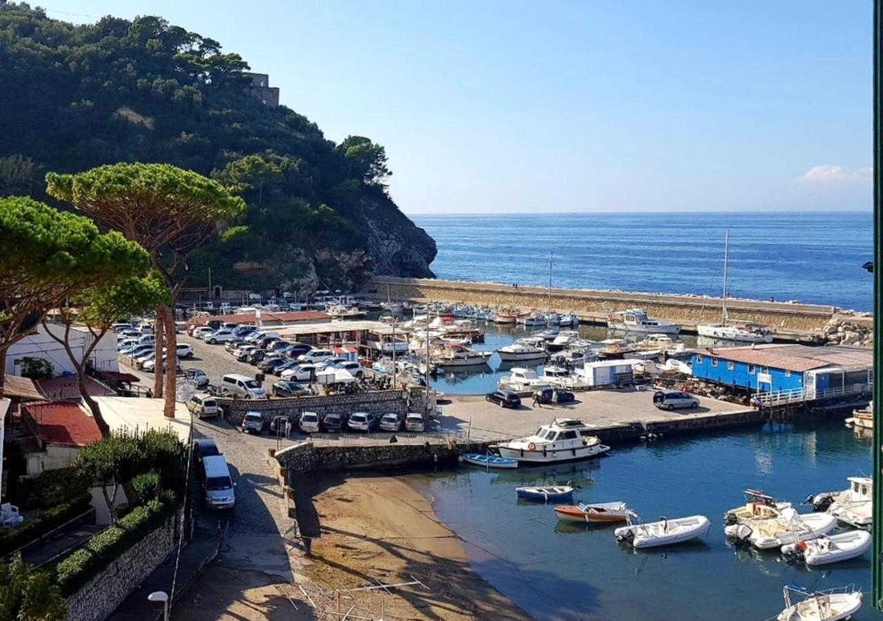 Relais Del Mare Con Terrazza Fronte Mare Free Parking Lägenhet Massa Lubrense Exteriör bild