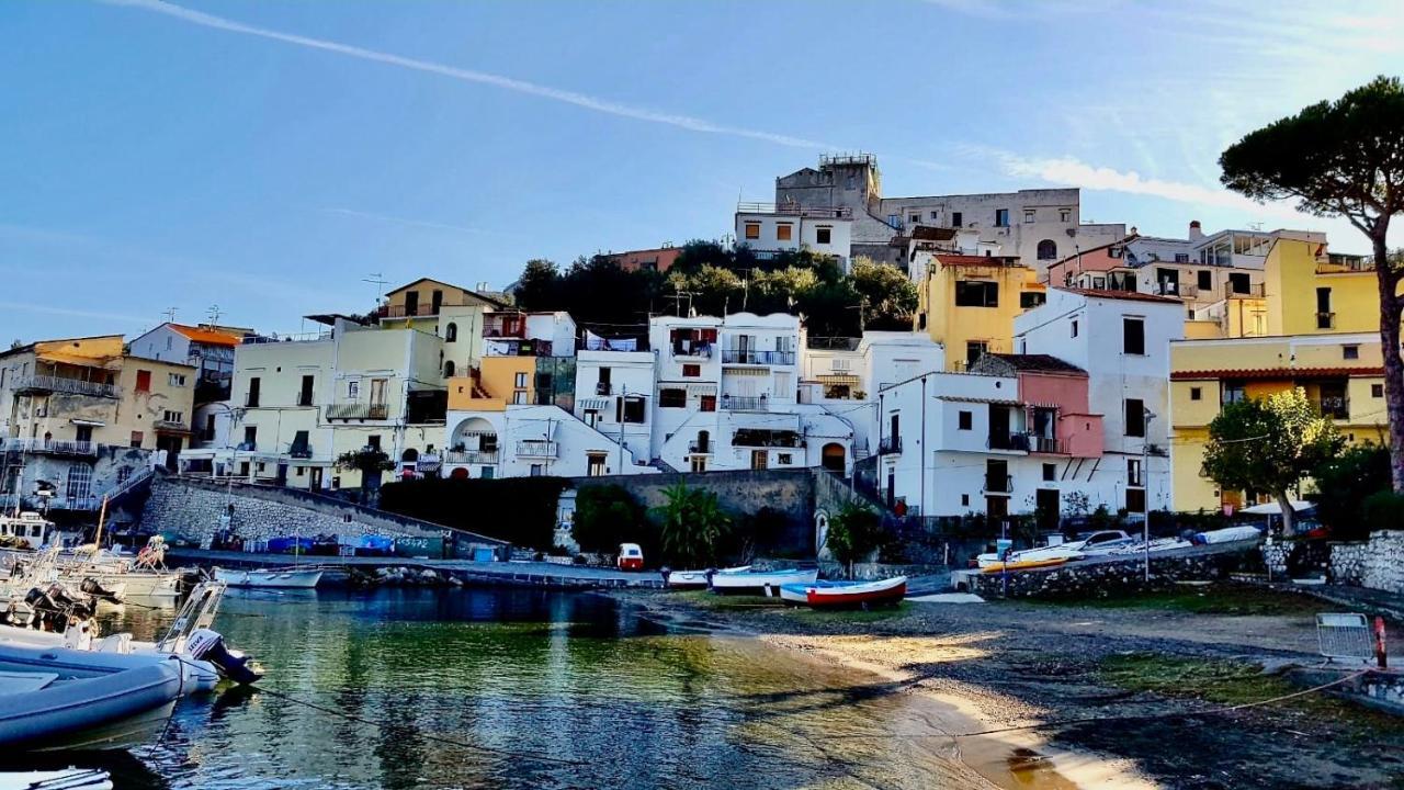 Relais Del Mare Con Terrazza Fronte Mare Free Parking Lägenhet Massa Lubrense Exteriör bild