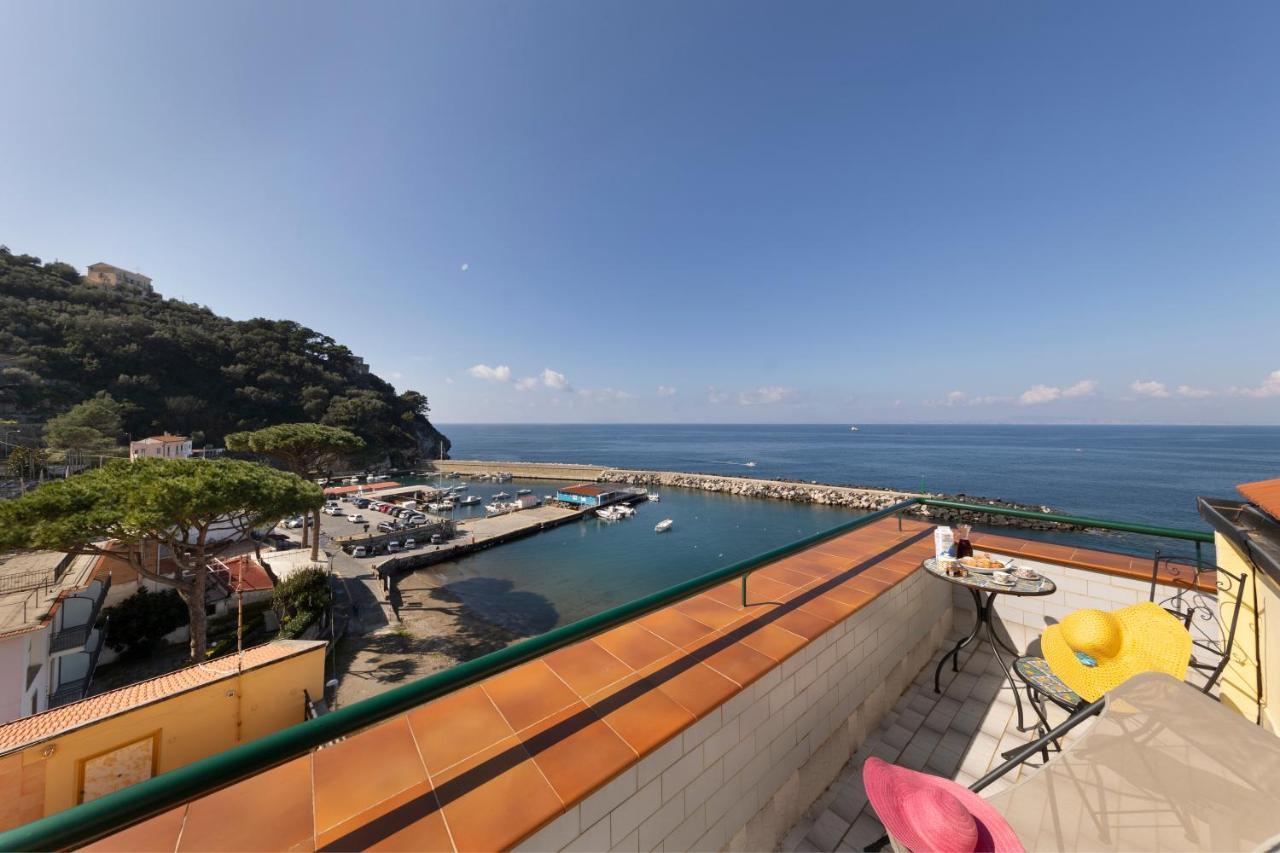 Relais Del Mare Con Terrazza Fronte Mare Free Parking Lägenhet Massa Lubrense Exteriör bild