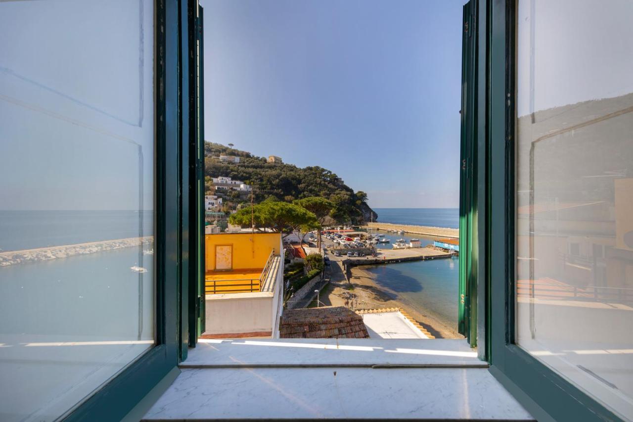 Relais Del Mare Con Terrazza Fronte Mare Free Parking Lägenhet Massa Lubrense Exteriör bild