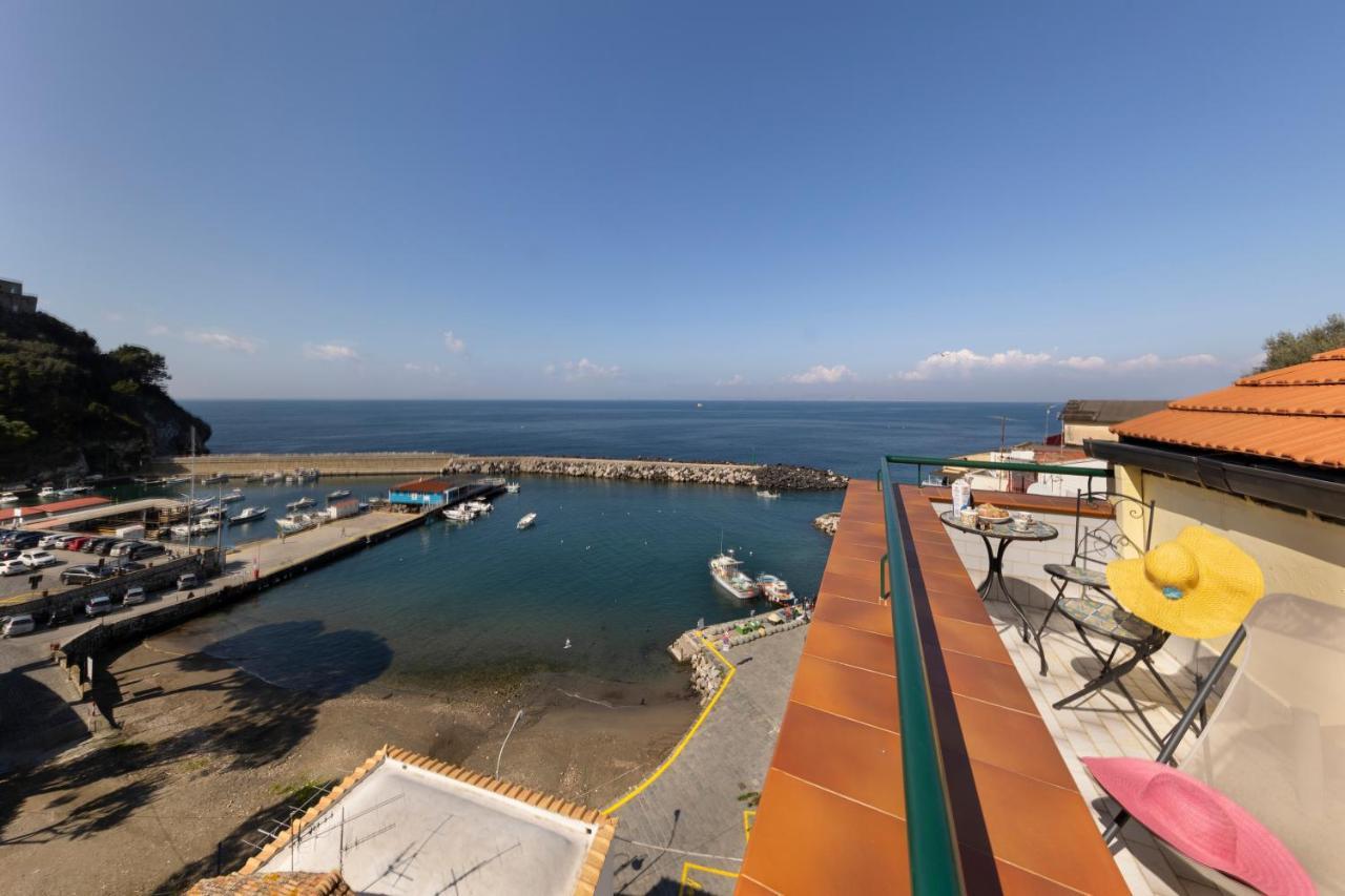 Relais Del Mare Con Terrazza Fronte Mare Free Parking Lägenhet Massa Lubrense Exteriör bild